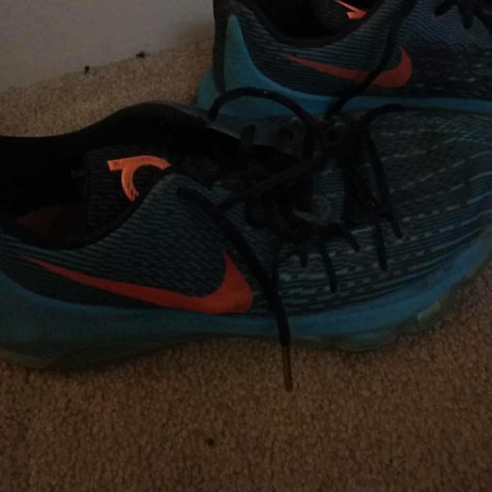 Nike - Picture 2 of 3
